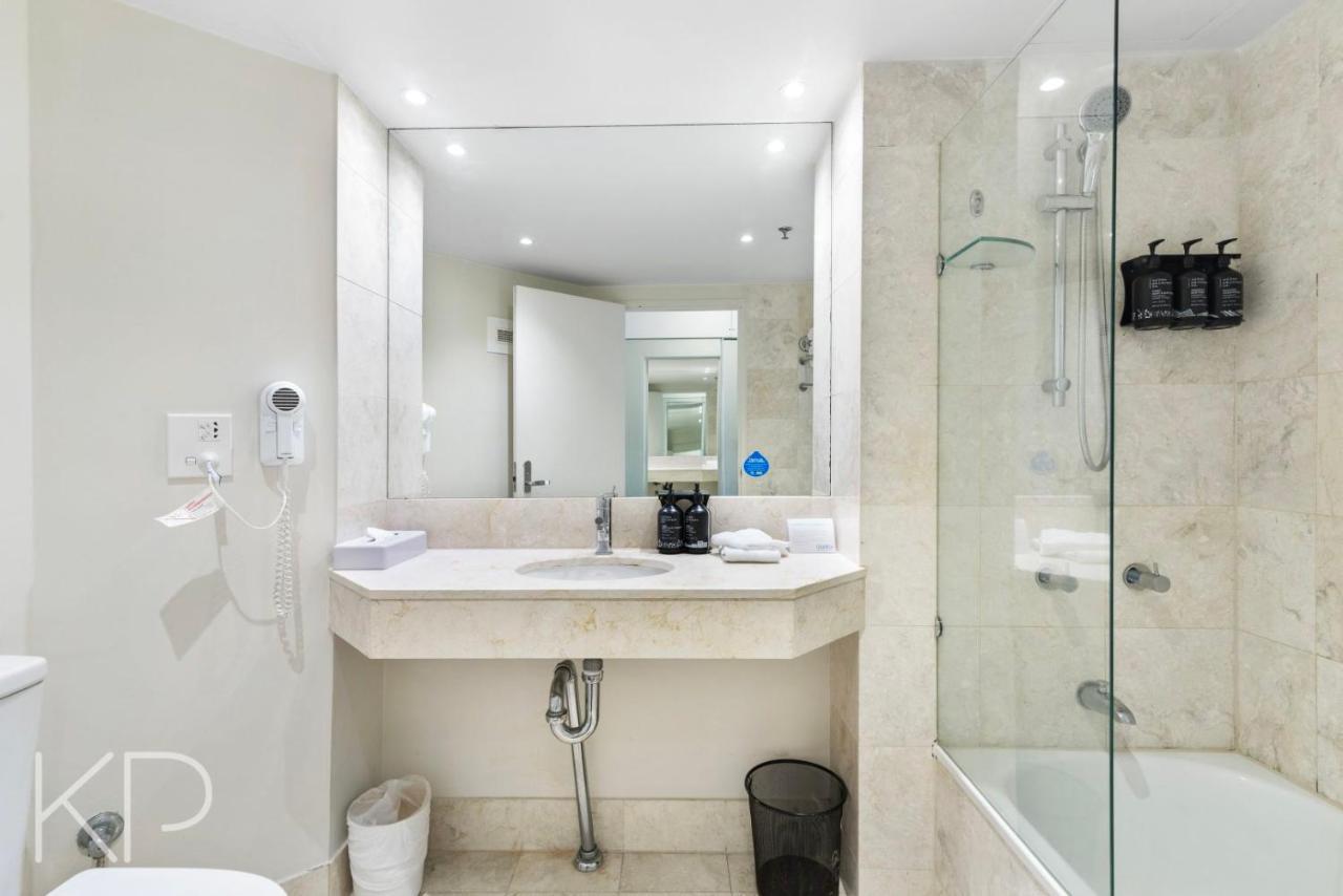 Hotel Apartments On 22 View Avenue, Surfers Paradise ゴールドコースト エクステリア 写真