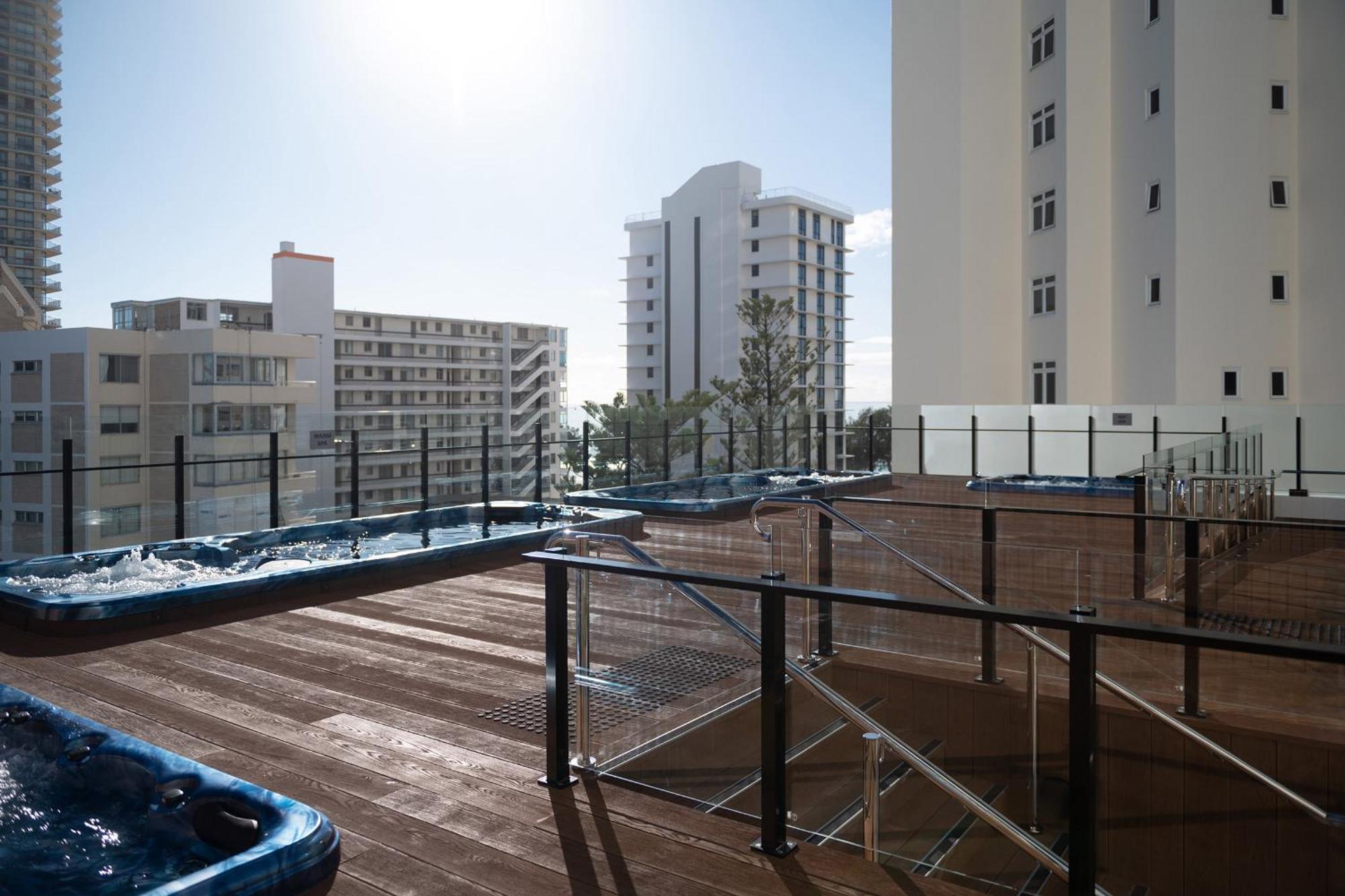Hotel Apartments On 22 View Avenue, Surfers Paradise ゴールドコースト エクステリア 写真