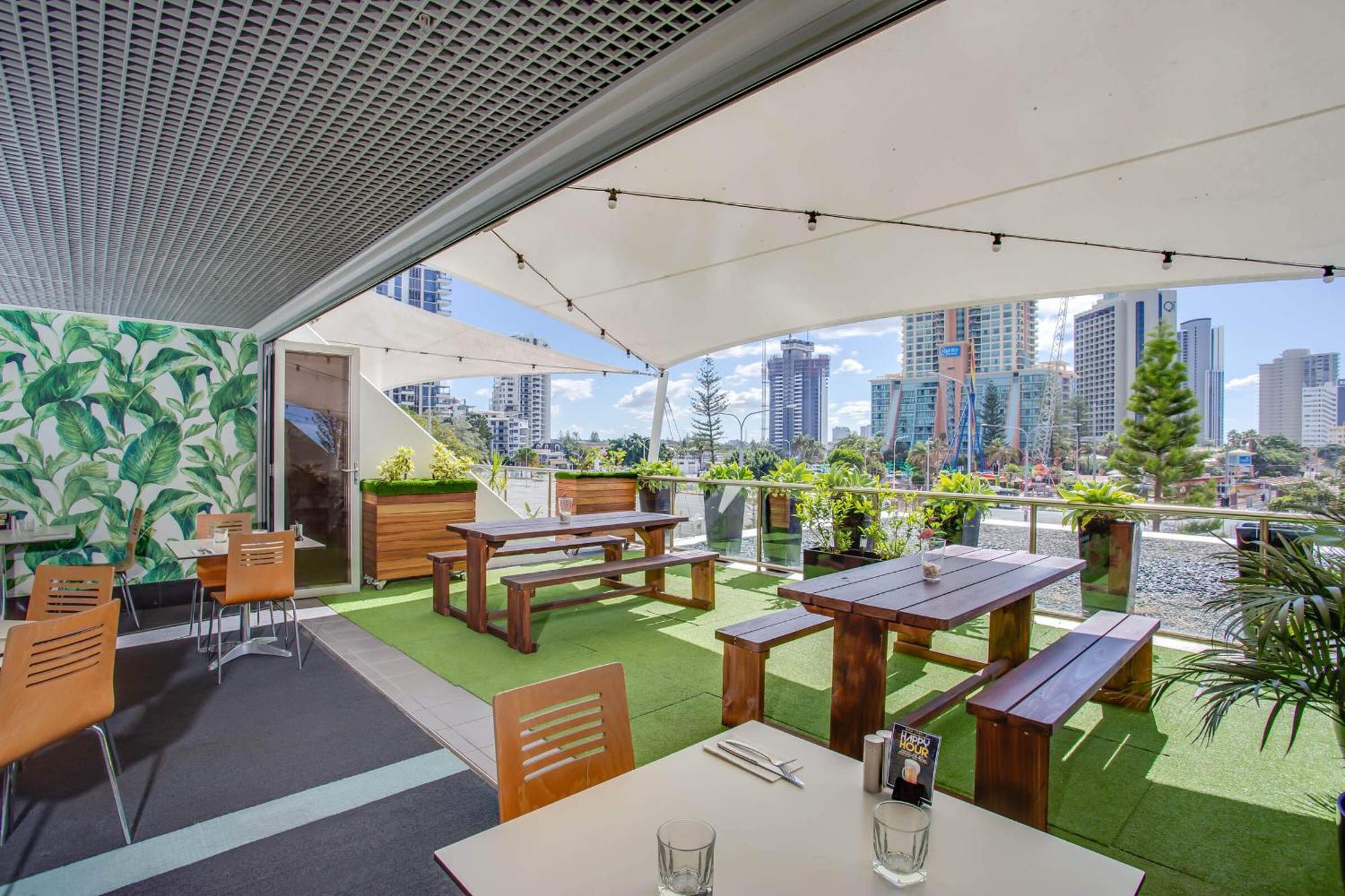 Hotel Apartments On 22 View Avenue, Surfers Paradise ゴールドコースト エクステリア 写真